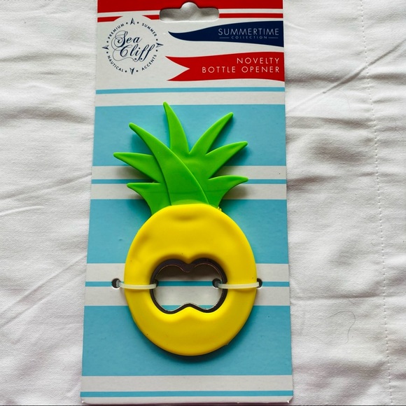 Bottle opener Pineapple. ADORABLE! - Picture 2 of 9